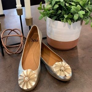 NWOT Sofft Gold Leather Ballet Flats